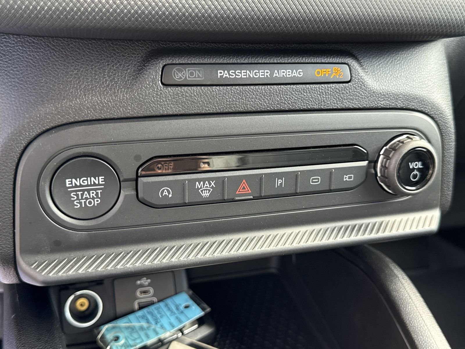 New 2026 Carbonized Gray Metallic Ford Badlands image 28