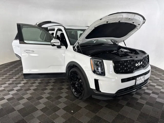 Used 2022 White Kia EX image 14