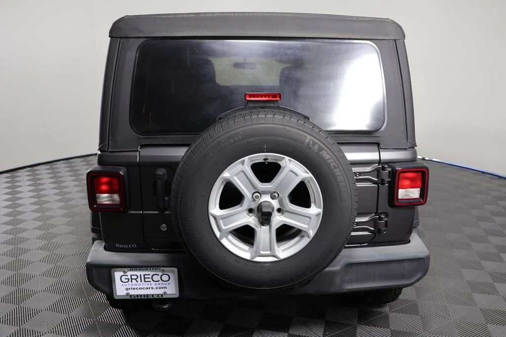 Used 2018 Gray Jeep Unlimited Sport S image 7