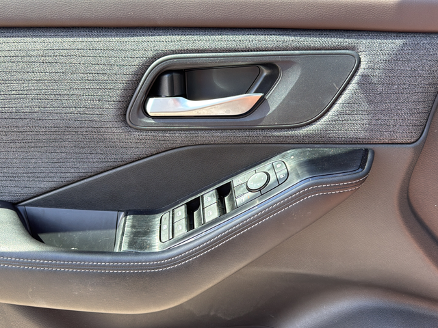 Used 2023 Gray Nissan SV image 26