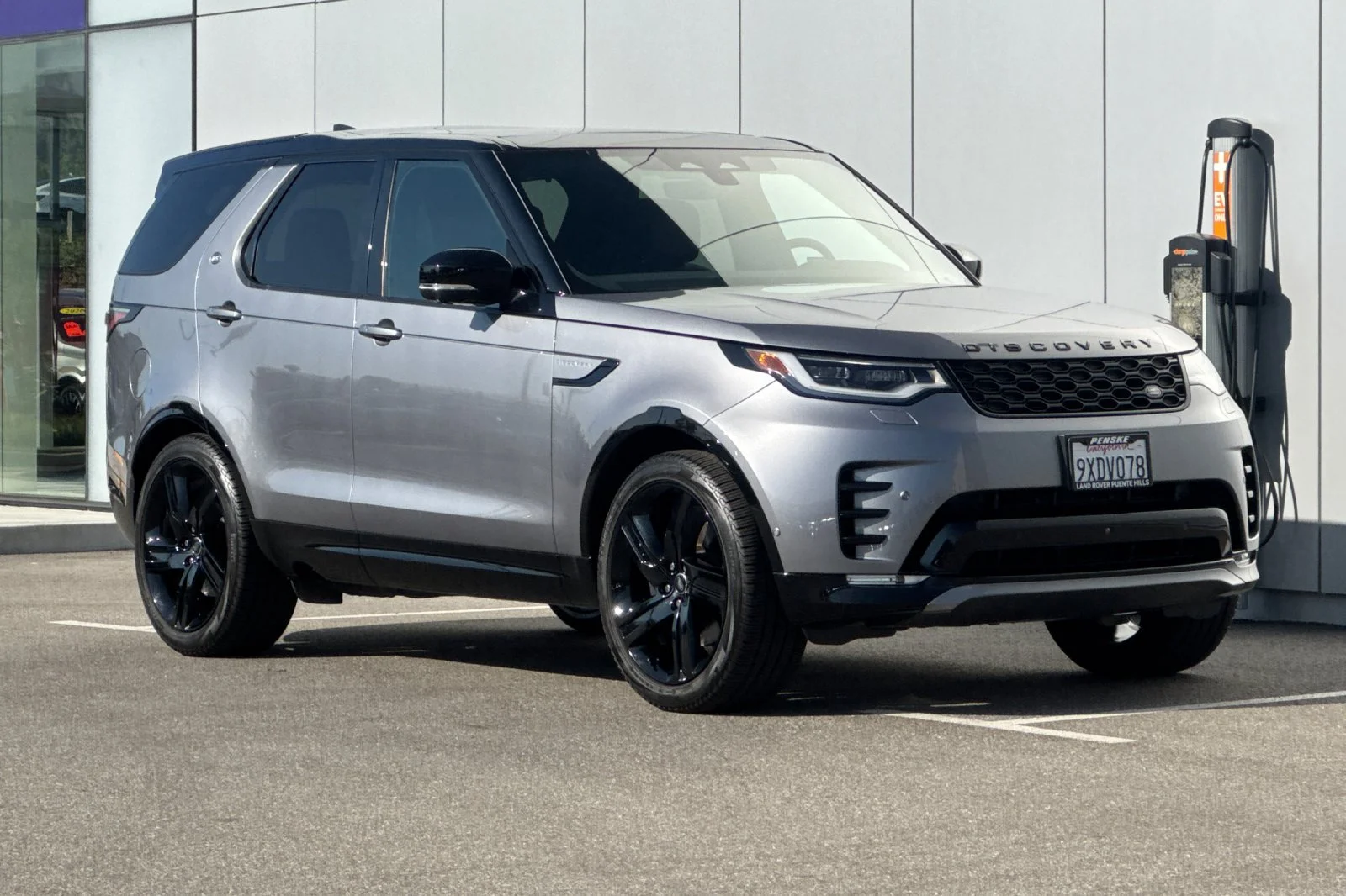 Certified Used 2025 Gray Land Rover Dynamic SE image 7