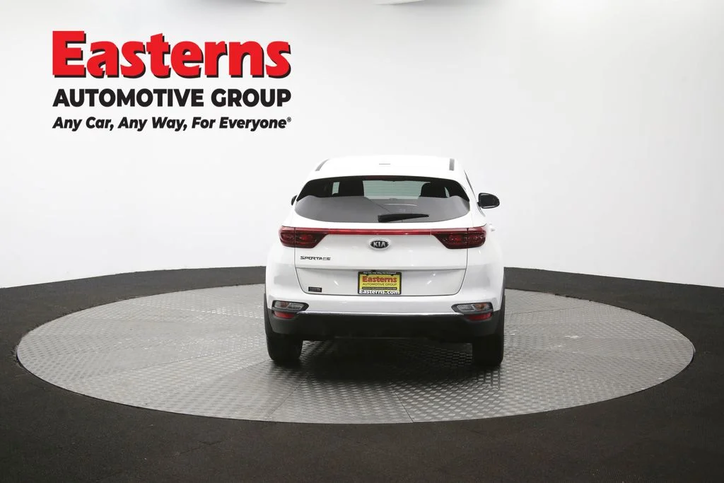 Used 2022 White Kia LX image 66