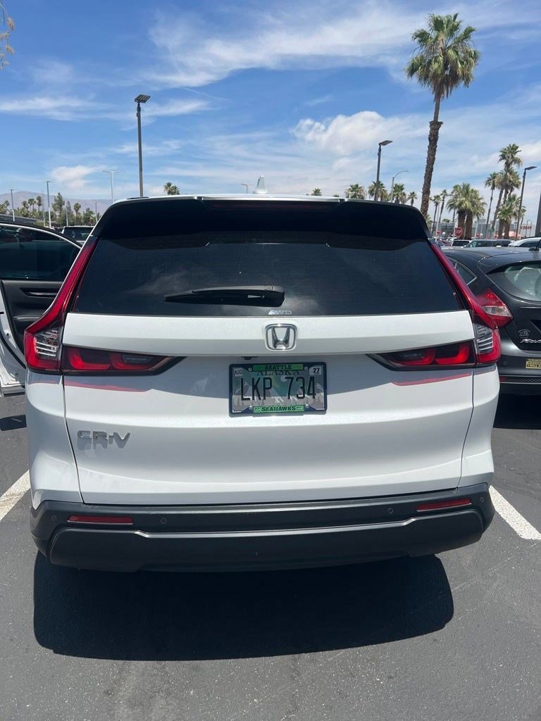 Used 2024 sparkle silver metallic Honda EX-L image 4