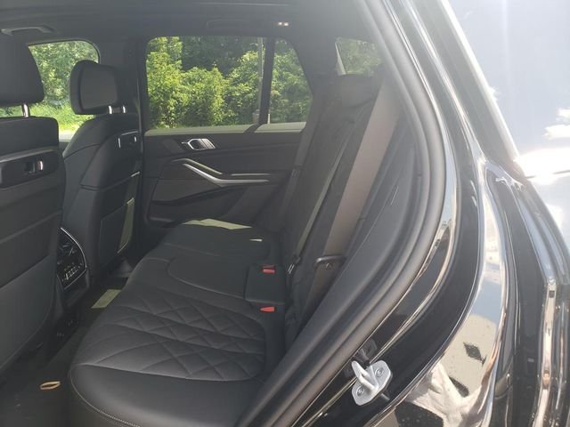 New 2026 Black Sapphire Metallic BMW xDrive40i image 13