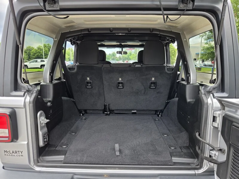 Used 2018 Billet Silver Metallic Clearco JEEP UNLIMITED SPORT S image 16