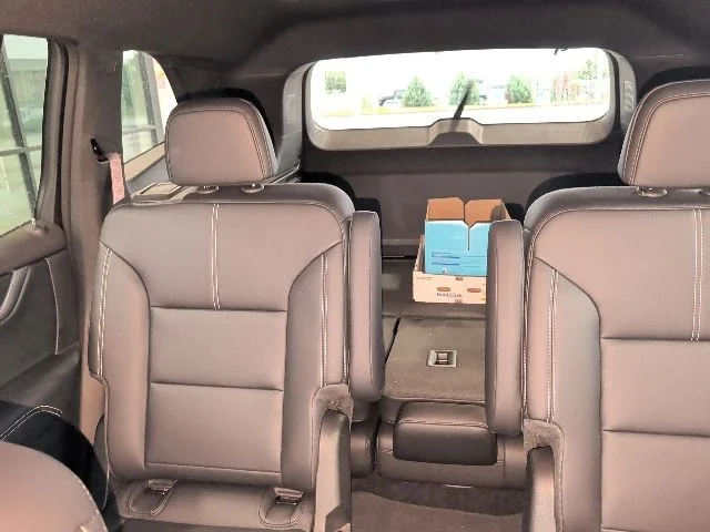 Used 2025 Red GMC Elevation image 4