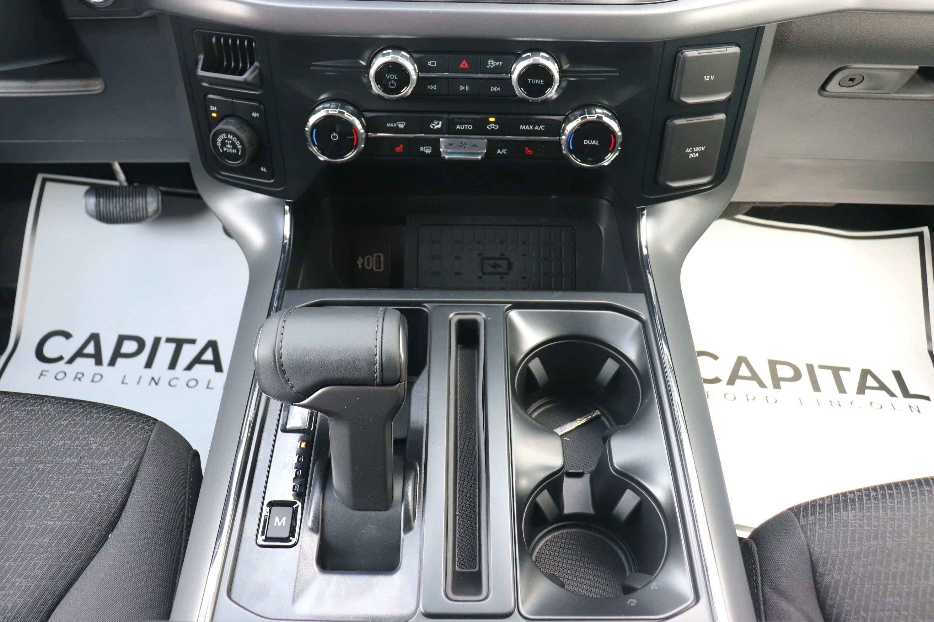 New 2026 OXFORD WHITE Ford XLT image 17