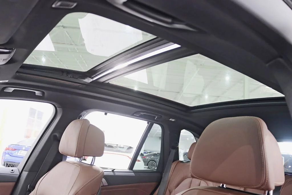 Used 2021 Black BMW M50i image 32