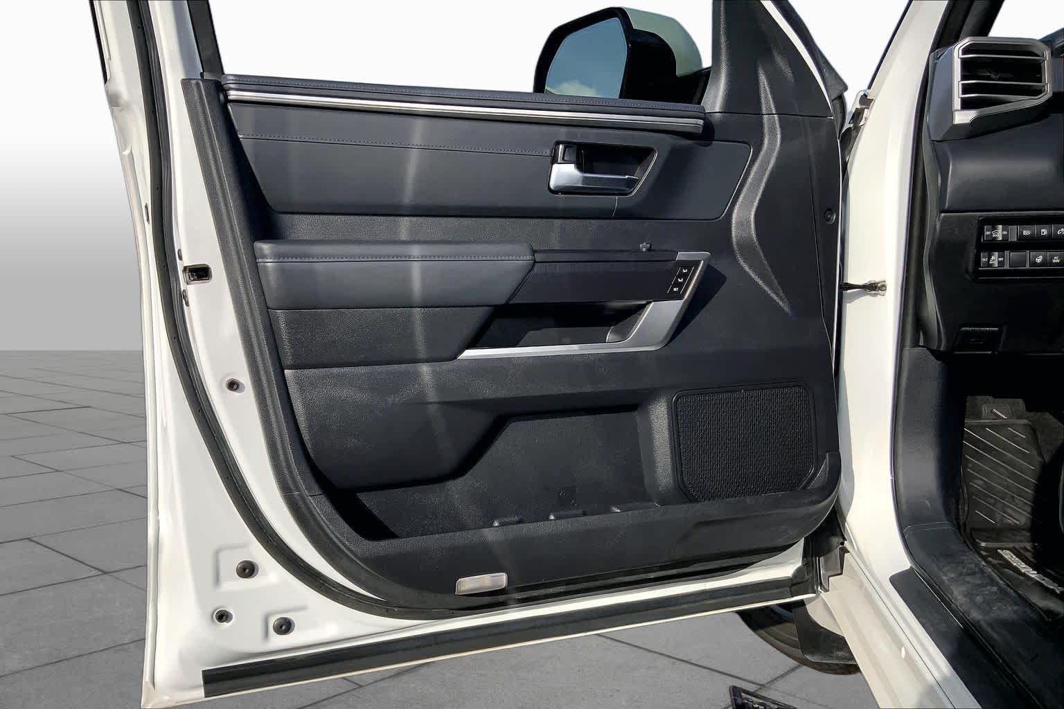 Used 2023 Wind Chill Pearl Toyota Platinum image 22