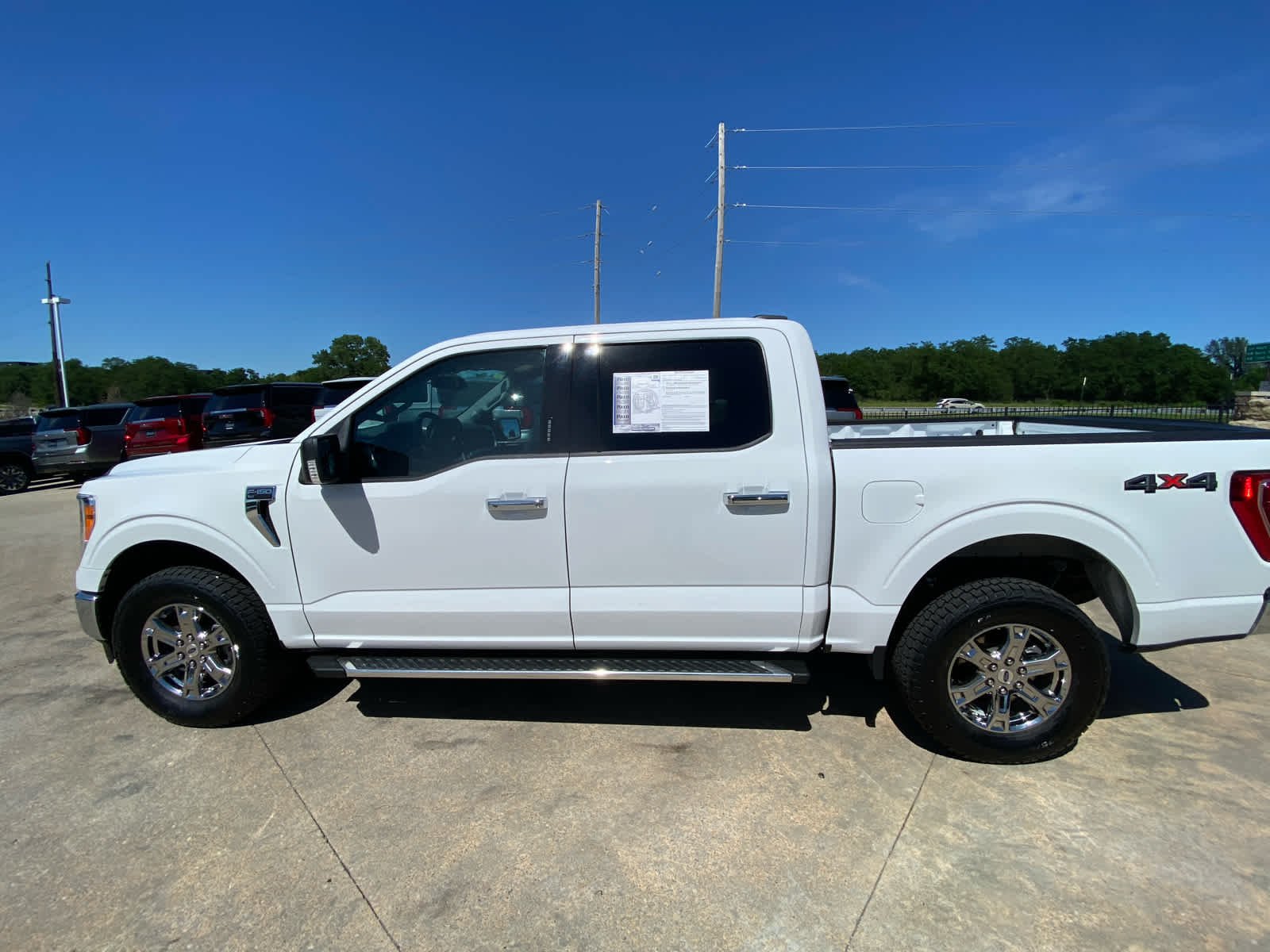 Used 2023  Ford XL image 5
