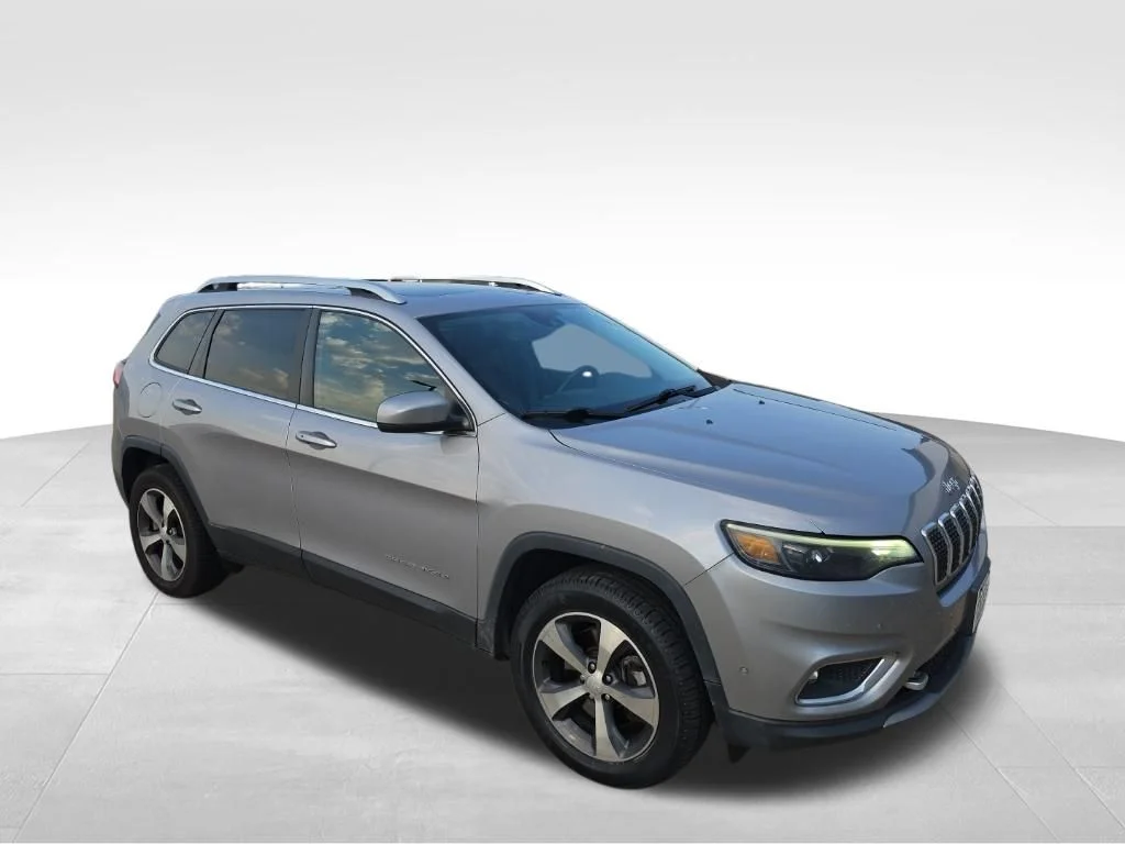 Used 2021 Silver Jeep Limited image 42