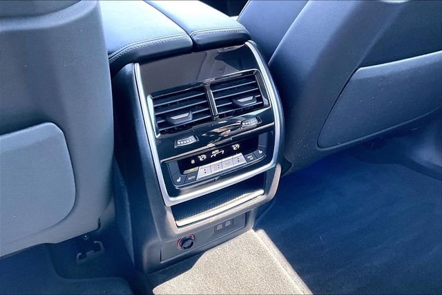 Used 2026 Brown BMW xDrive40i image 32