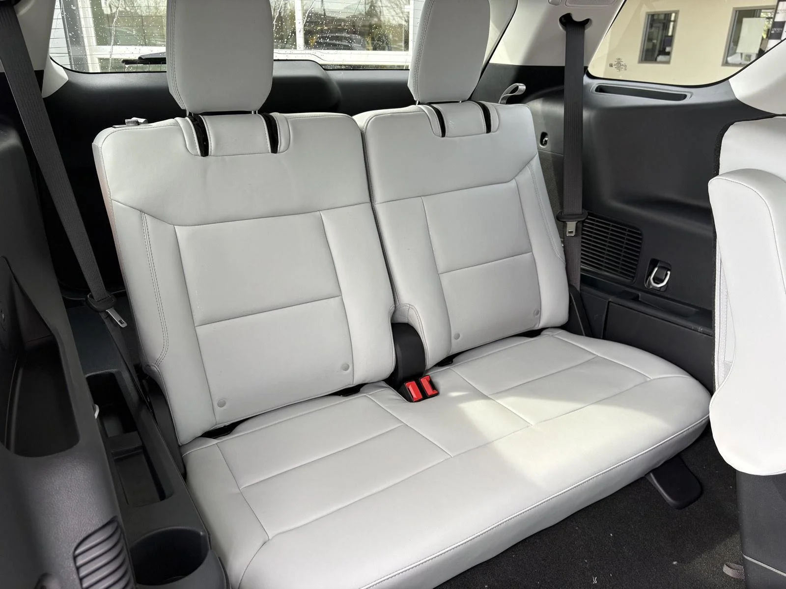 New 2026 Star White Metallic Tri-Coat Ford Platinum™ image 21