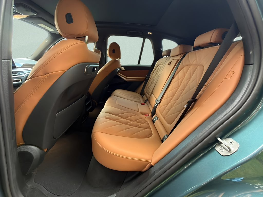 Certified Used 2024 Blue BMW xDrive40i image 22