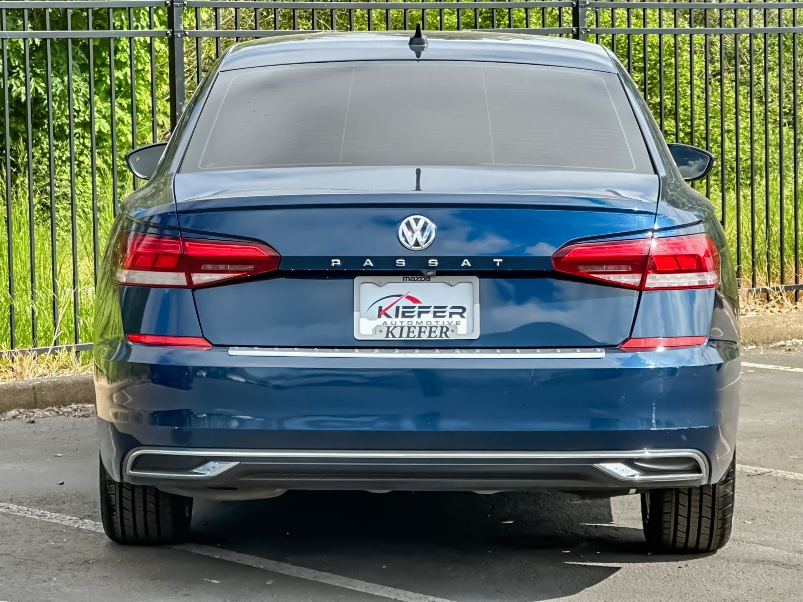 Used 2022  Volkswagen 2.0T SE image 5