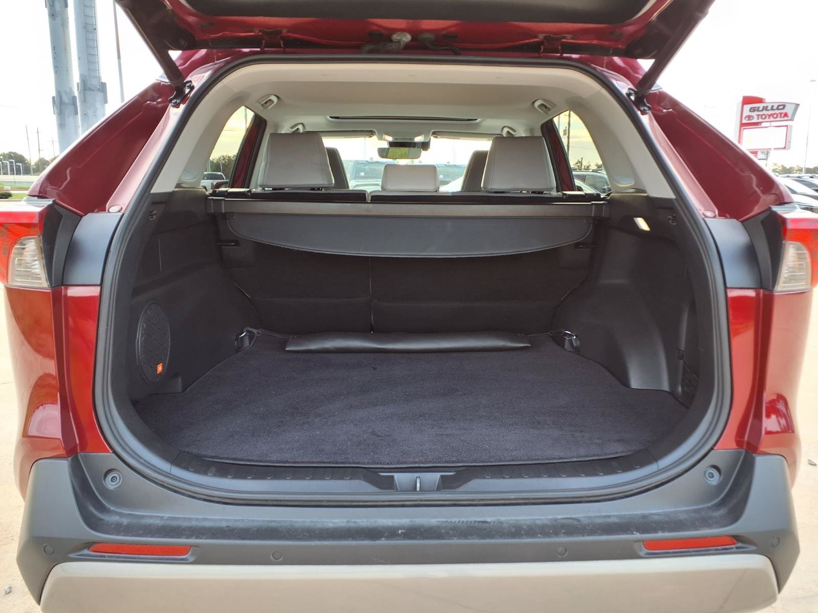 Certified Used 2022 Pearl Toyota Limited image 8