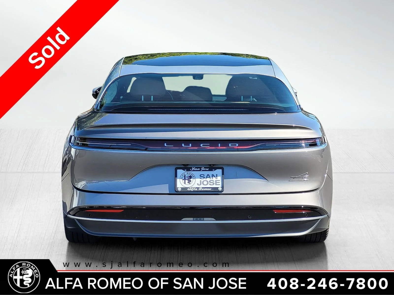 Used 2023 Silver Lucid Grand Touring image 4