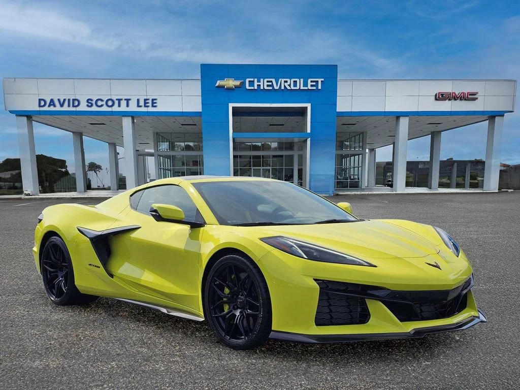 Used 2023 Accelerate Yellow Metallic Chevrolet 2LZ image 5