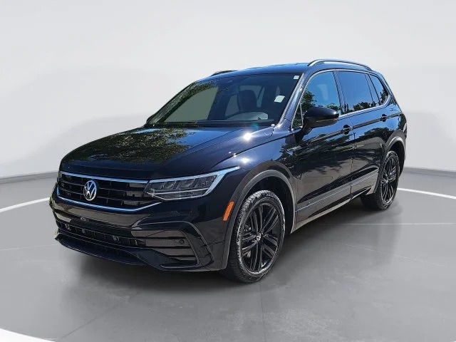 Used 2022 Black Volkswagen 2.0T SE R-Line Black image 7