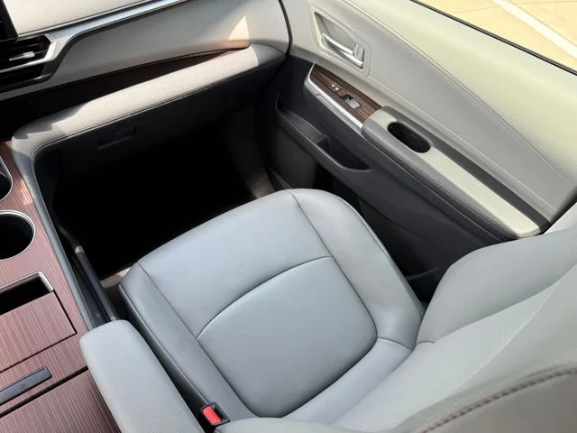 Certified Used 2022 Silver Toyota XLE image 24