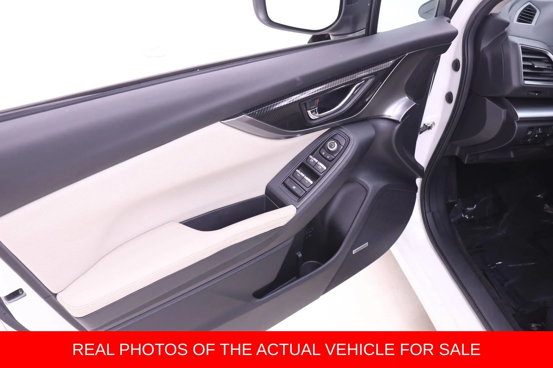 Used 2018 White Subaru 2.0i Limited image 9