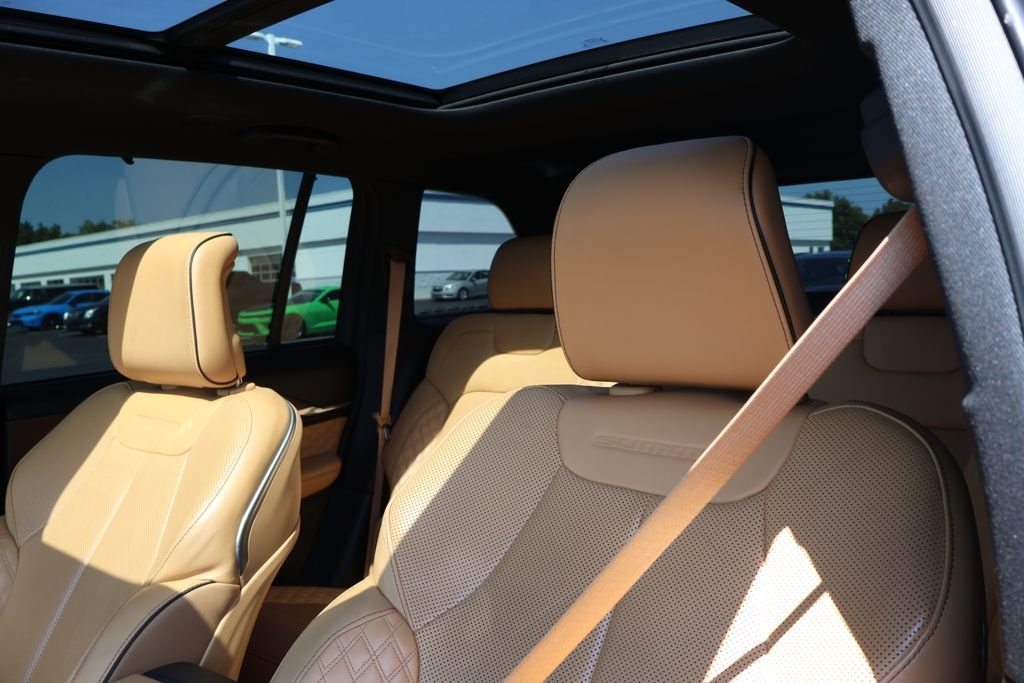 Used 2022 Bright White Clea Jeep Summit image 13