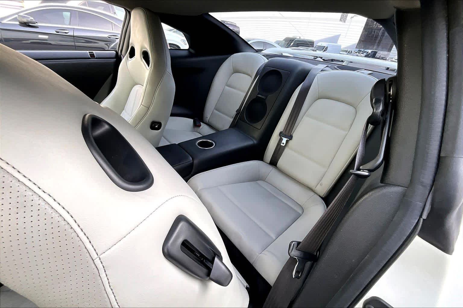 Used 2010 Pearl White Nissan Premium image 18