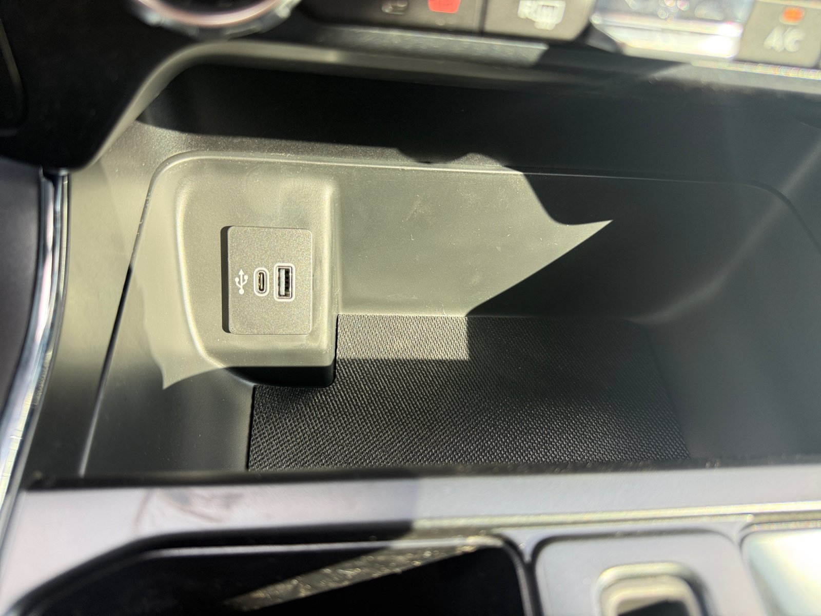 New 2026 Carbonized Gray Metallic Ford XLT image 15