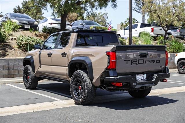 Certified Used 2025 BLACK(202)/MUD BATH(4Z2) Toyota  image 11