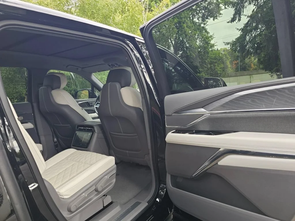 2026 Cadillac Escalade IQ Luxury - Photo 14