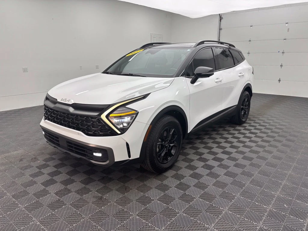Used 2023 White Kia X-Pro Prestige image 2