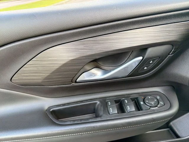 Used 2024 White GMC SLE image 15