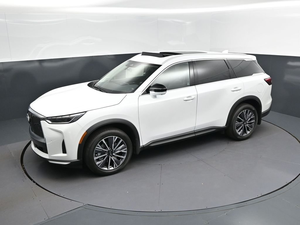 New 2027 RADIANT WHITE INFINITI Luxe FWD image 32