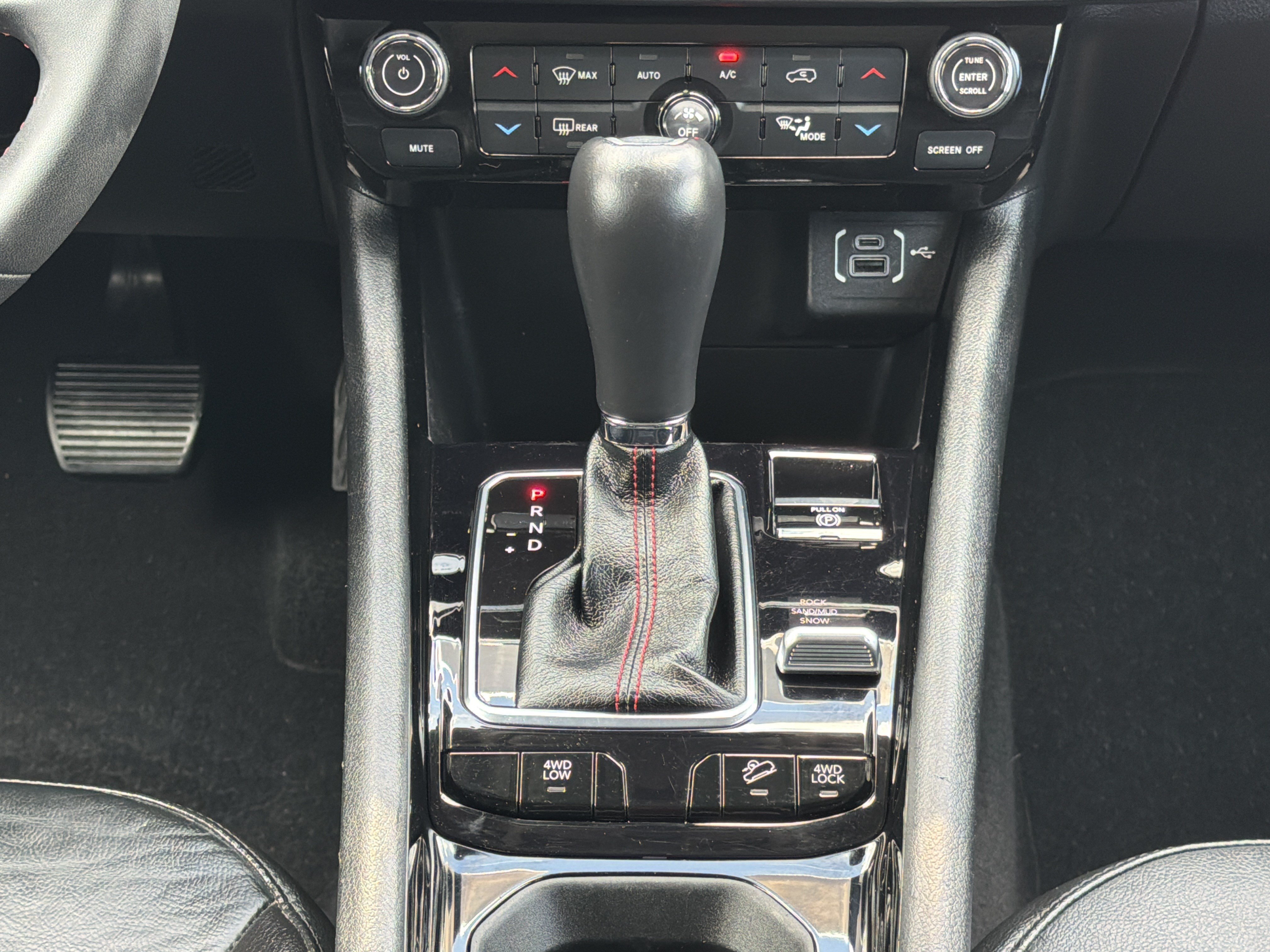 Used 2022 Billet Silver Metallic Clearcoat Jeep Trailhawk image 5