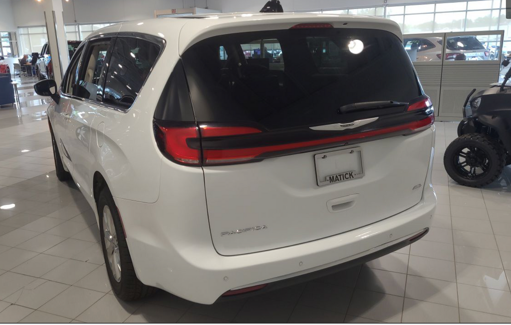 Used 2023 Bright White Clearcoat Chrysler Touring L image 3