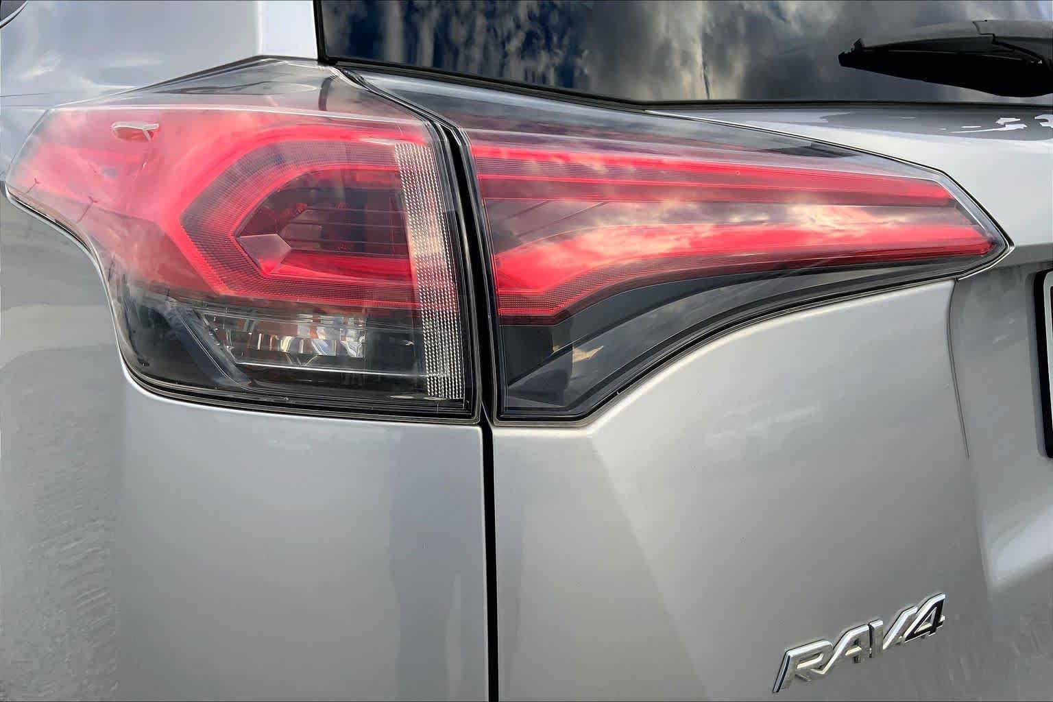 Used 2018 Silver Sky Metallic Toyota Limited image 28