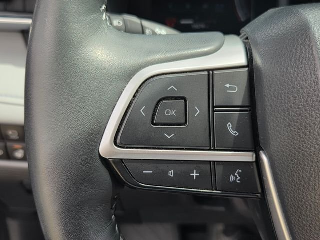Used 2023 Gray Toyota Platinum image 27