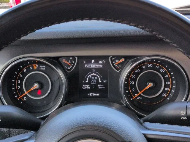 Used 2022 White Jeep Sport image 26