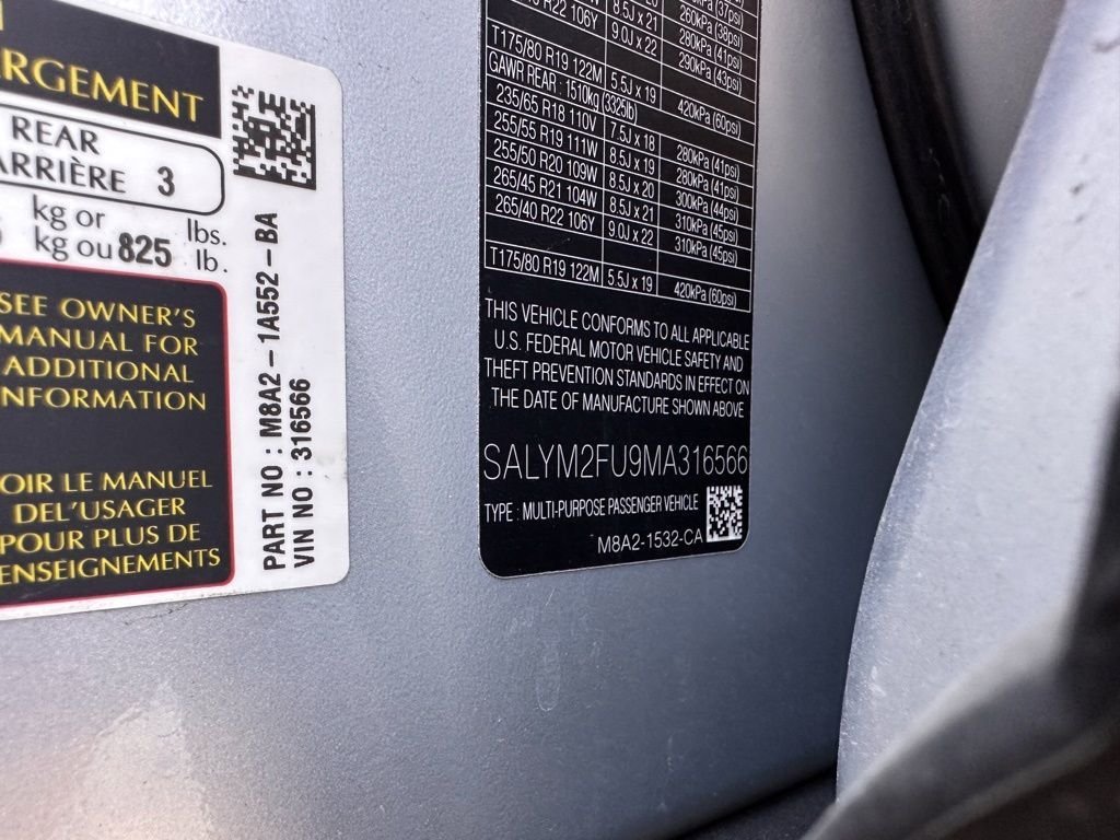 Used 2021 Silver Land Rover R-Dynamic HSE image 26