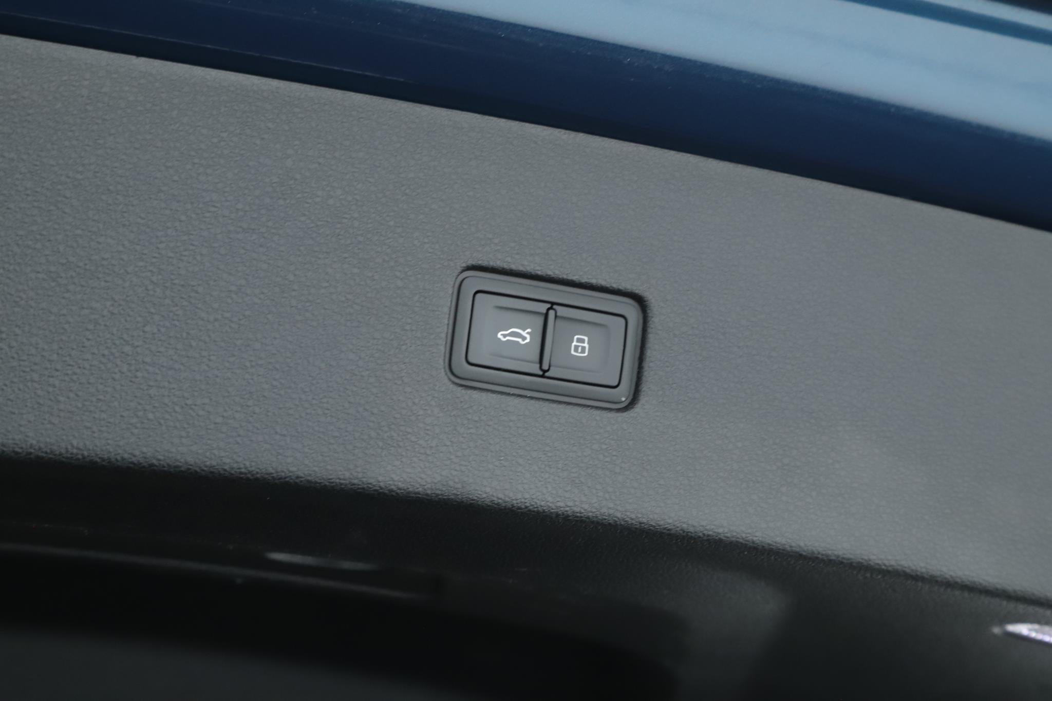 Used 2019 Galaxy Blue Metallic Audi Premium Plus 55 TFSI quattro image 20