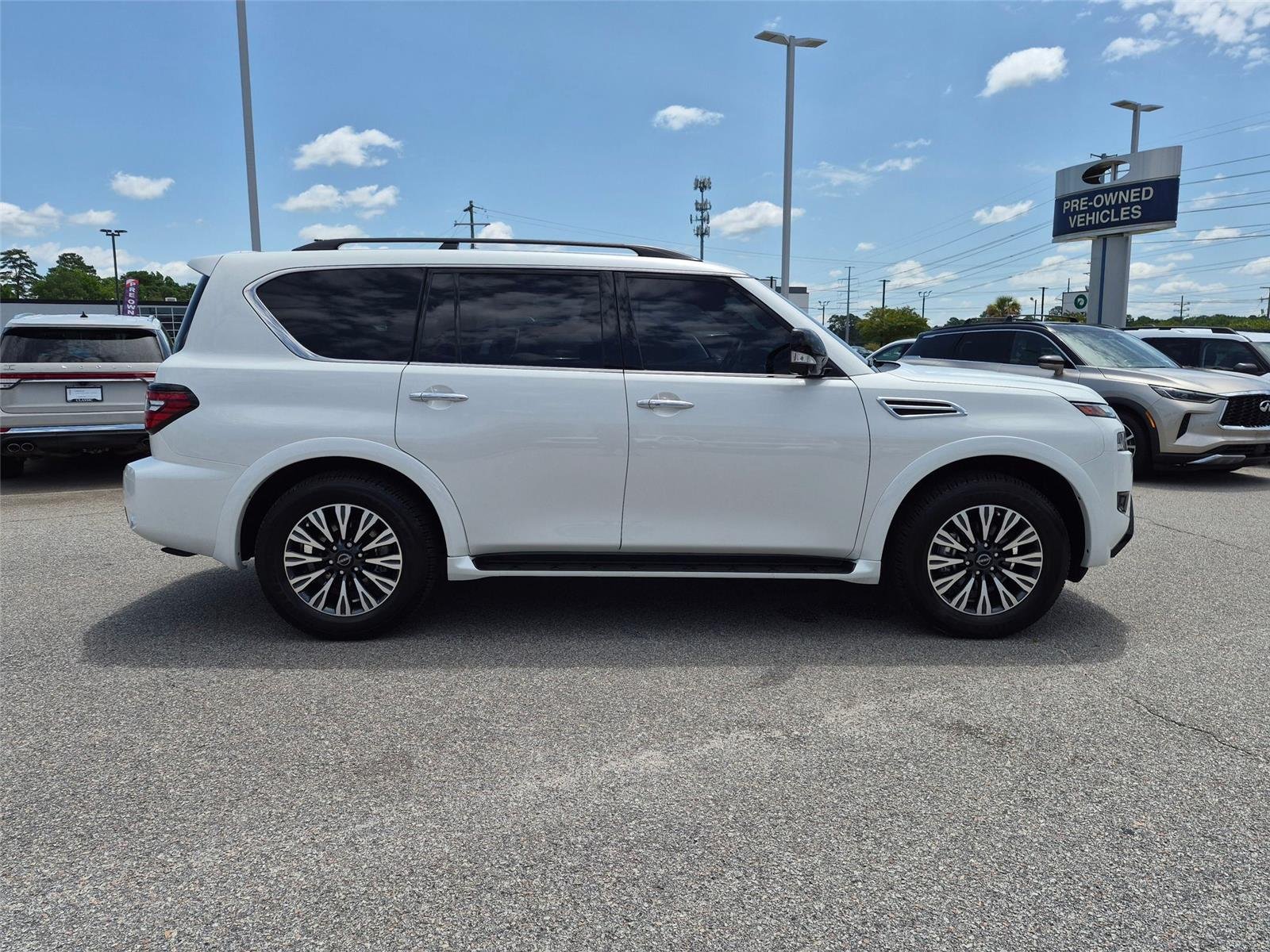 Used 2024 Aspen White Tricoat Nissan SL image 4