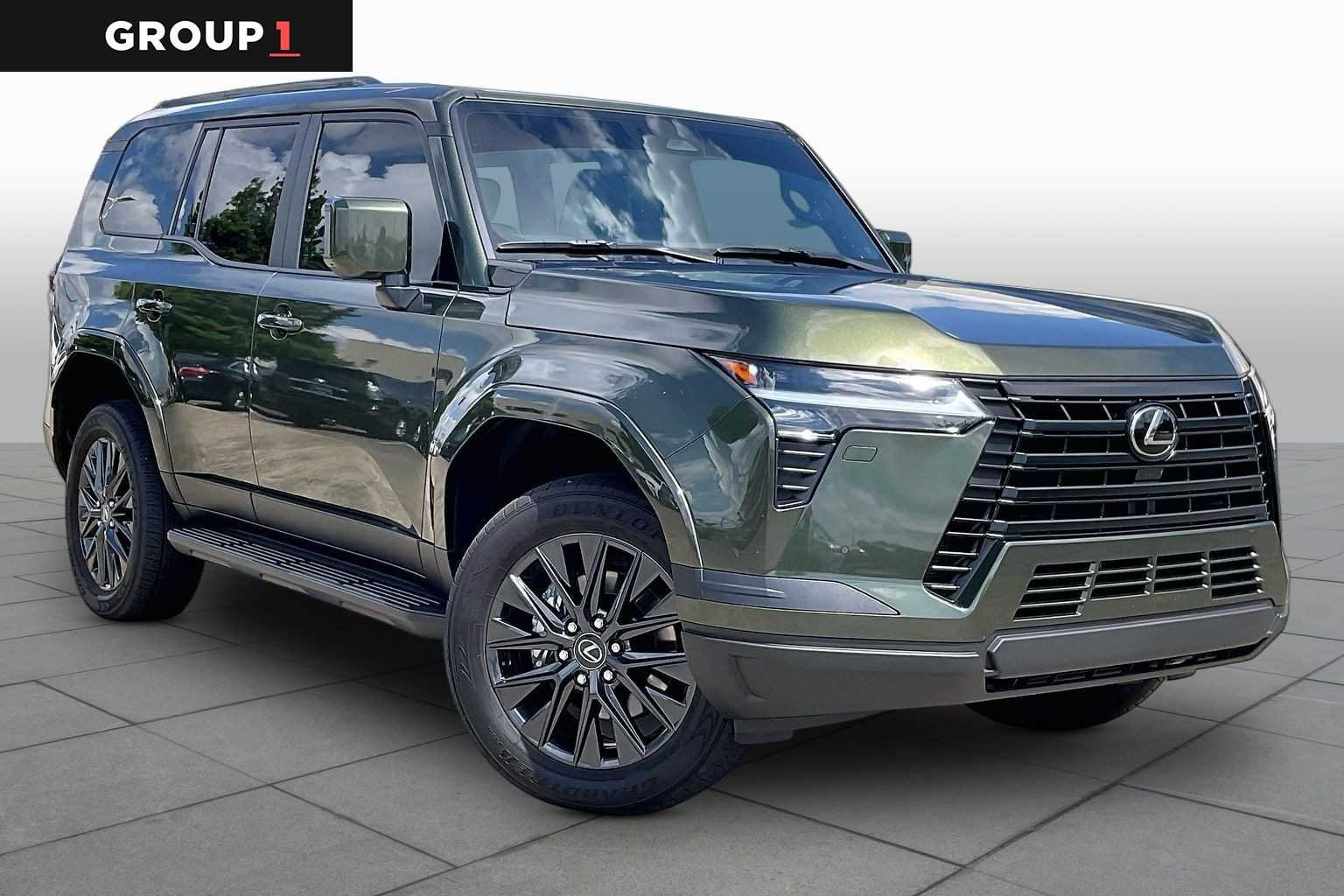 Used 2025 Nori Green Pearl Lexus Premium image 3