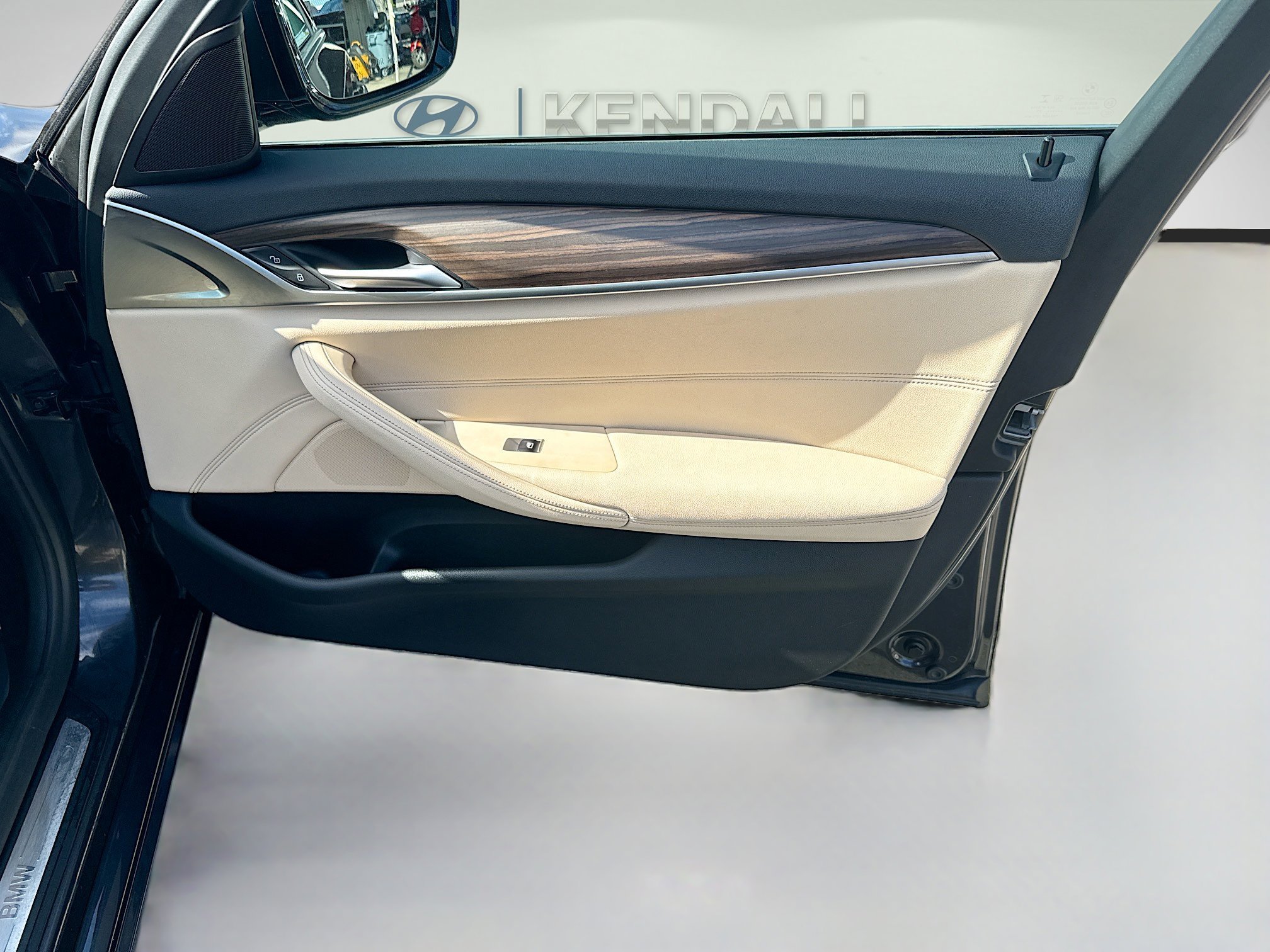 2022 BMW 5 Series 530i - Photo 32