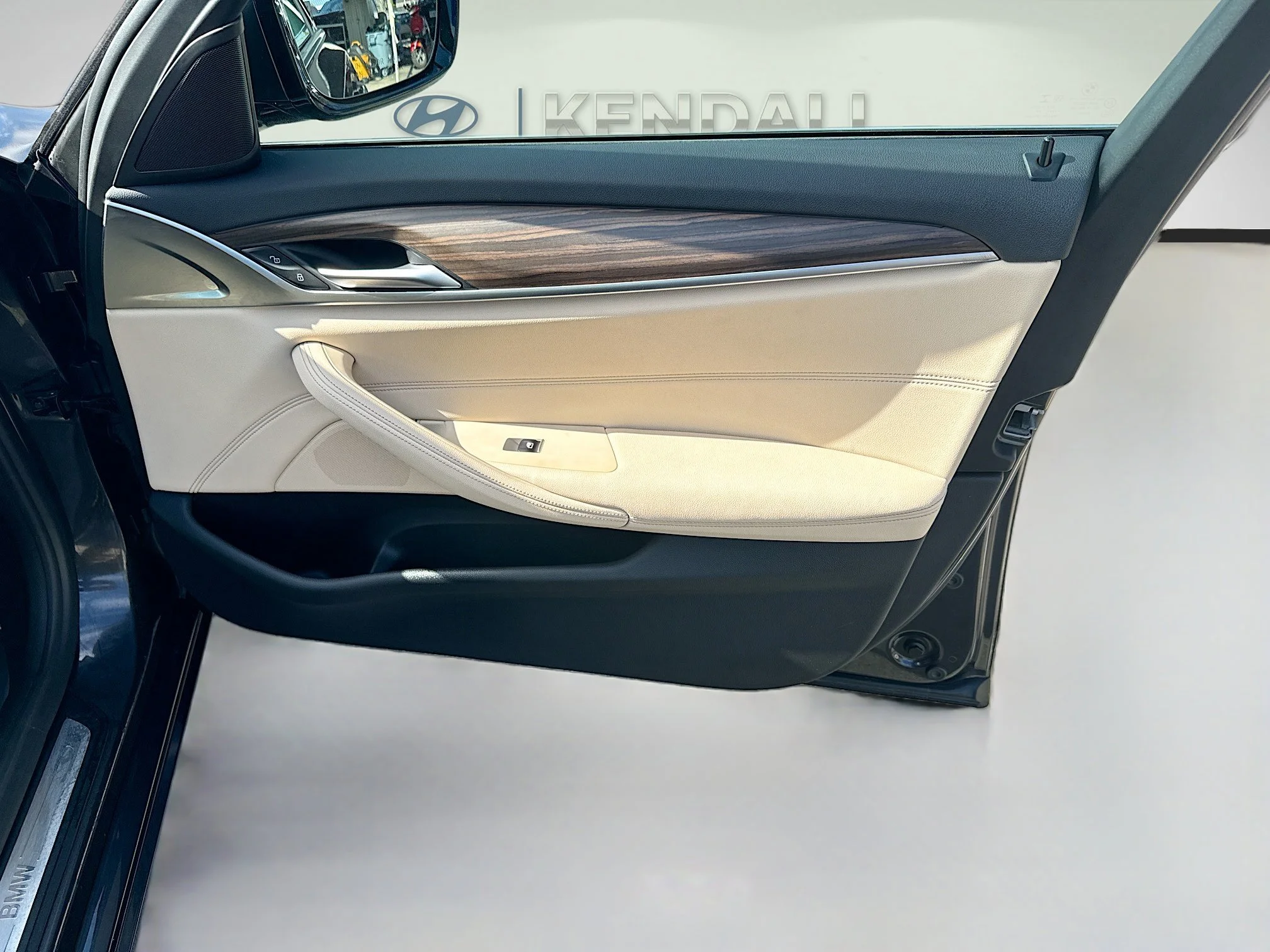 2022 BMW 5 Series 530i - Photo 32