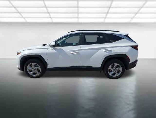 Used 2024 White Hyundai SEL image 1