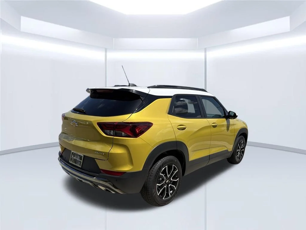 Used 2023 Yellow Chevrolet ACTIV image 7