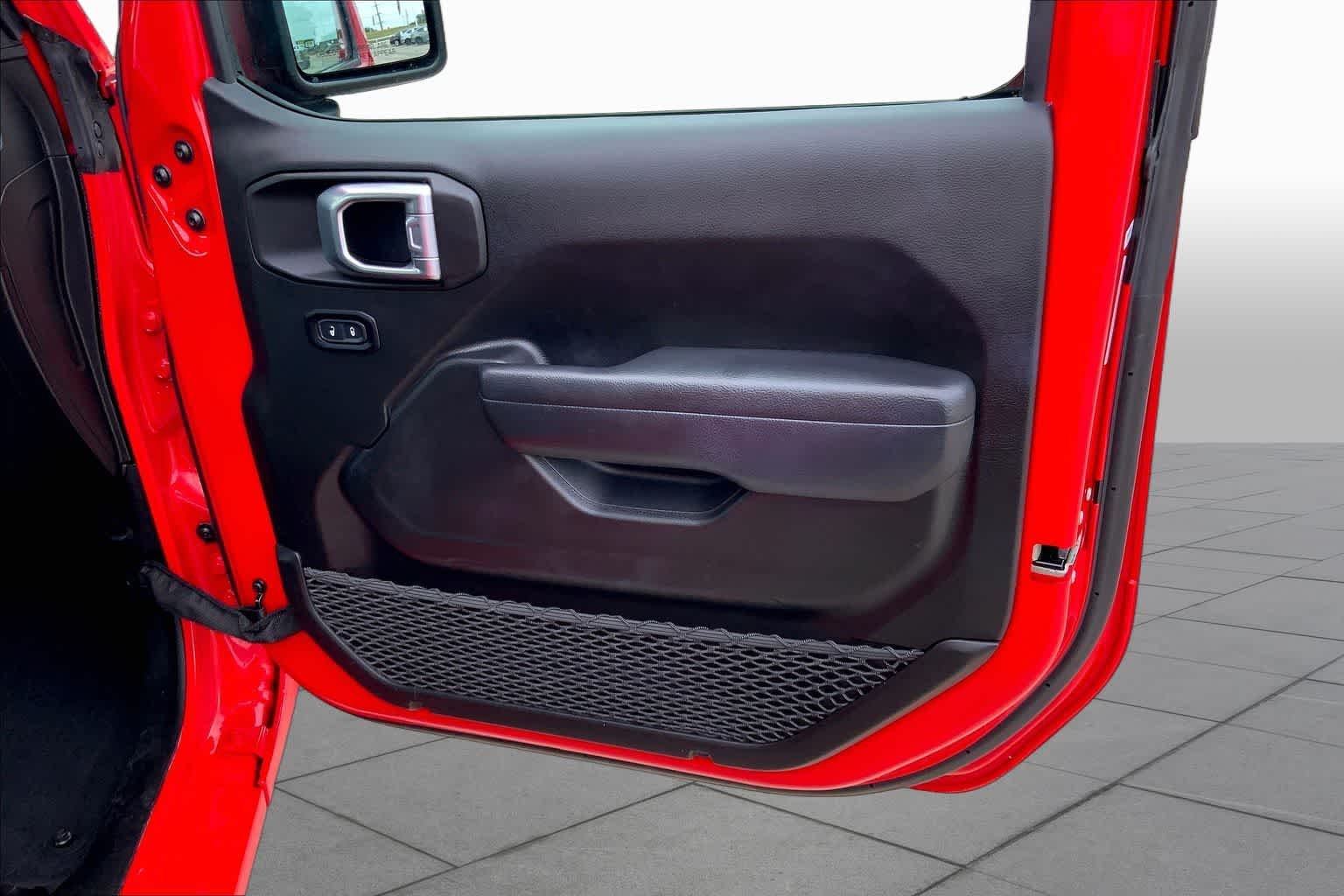 Used 2025 Firecracker Red Clearcoat Jeep Sport S image 22