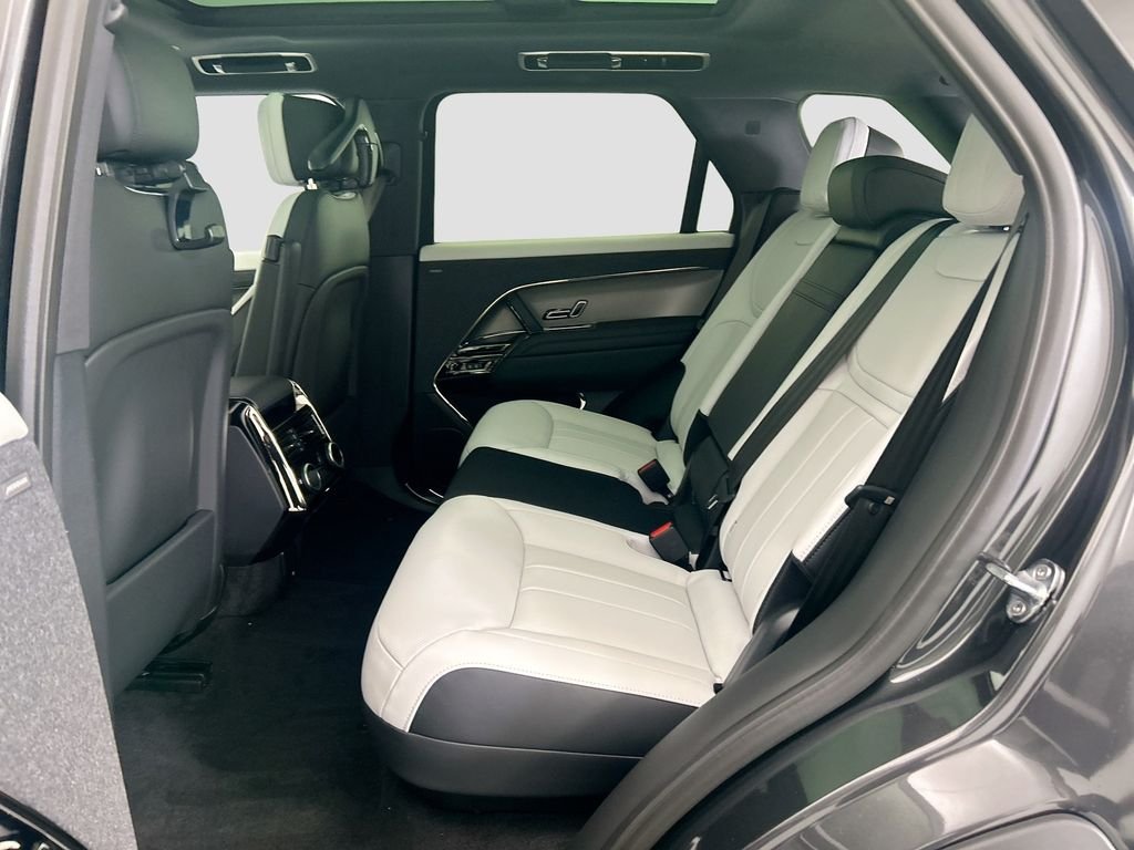 New 2026 Carpathian Grey Land Rover Dynamic SE image 20