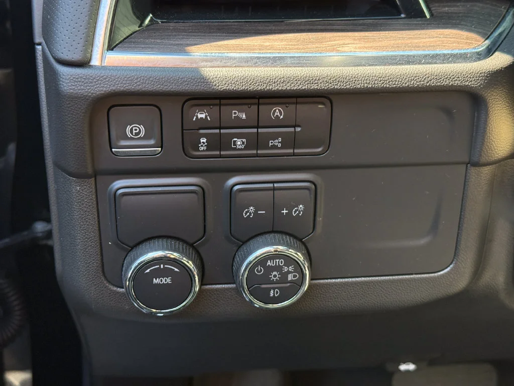 Used 2025 Black Chevrolet Premier image 16