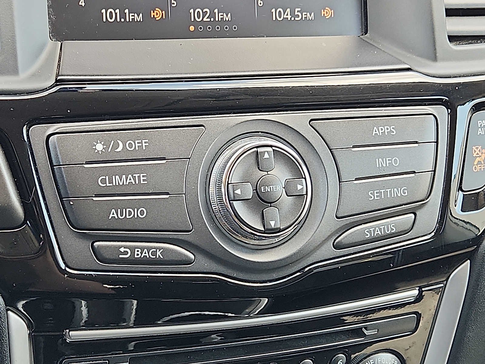 Used 2019 White Nissan S image 19